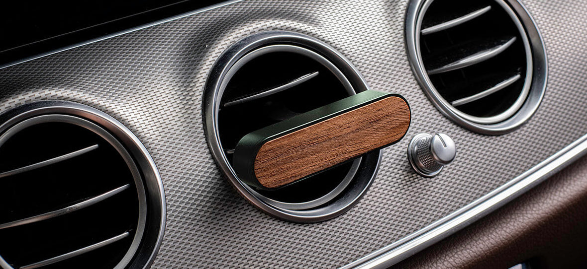 Car interior with Marc Monomalist diffuser